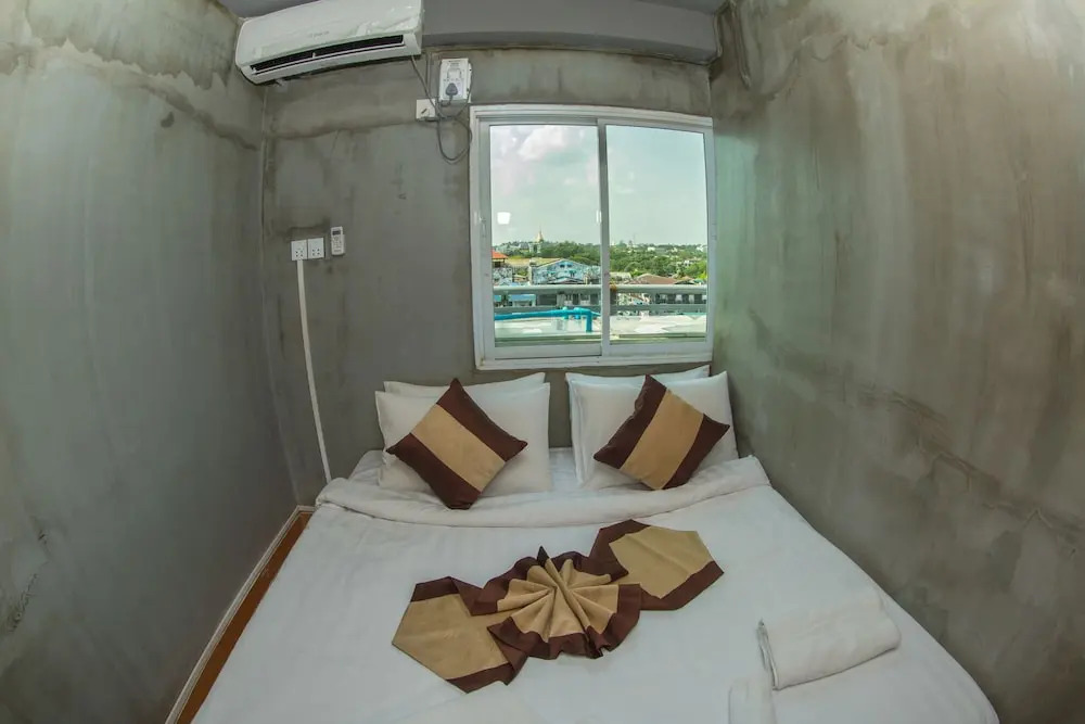 The Lodge Yangon Hostel