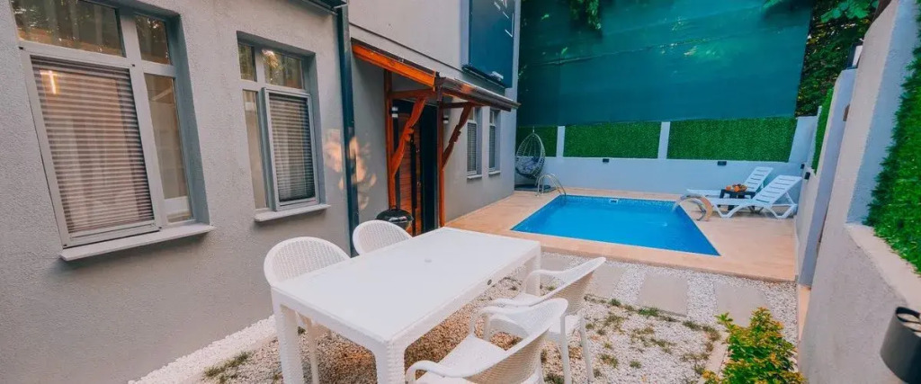 Alphan House
