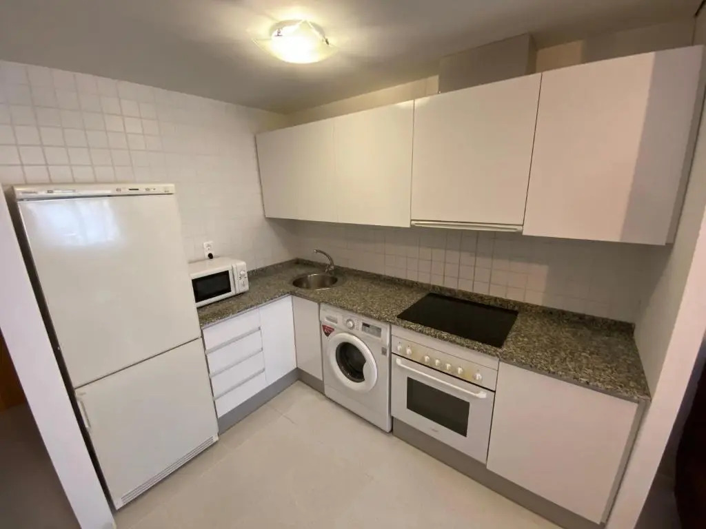 Apartamento con piscina a 350 metros de la playa