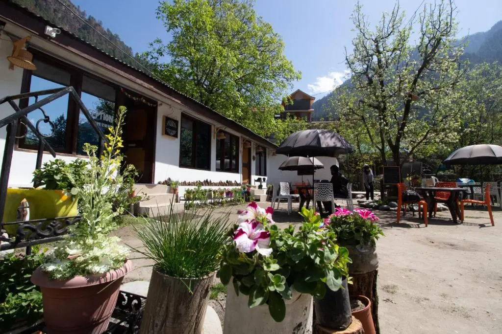 The Royal Orchard Kasol Riverside