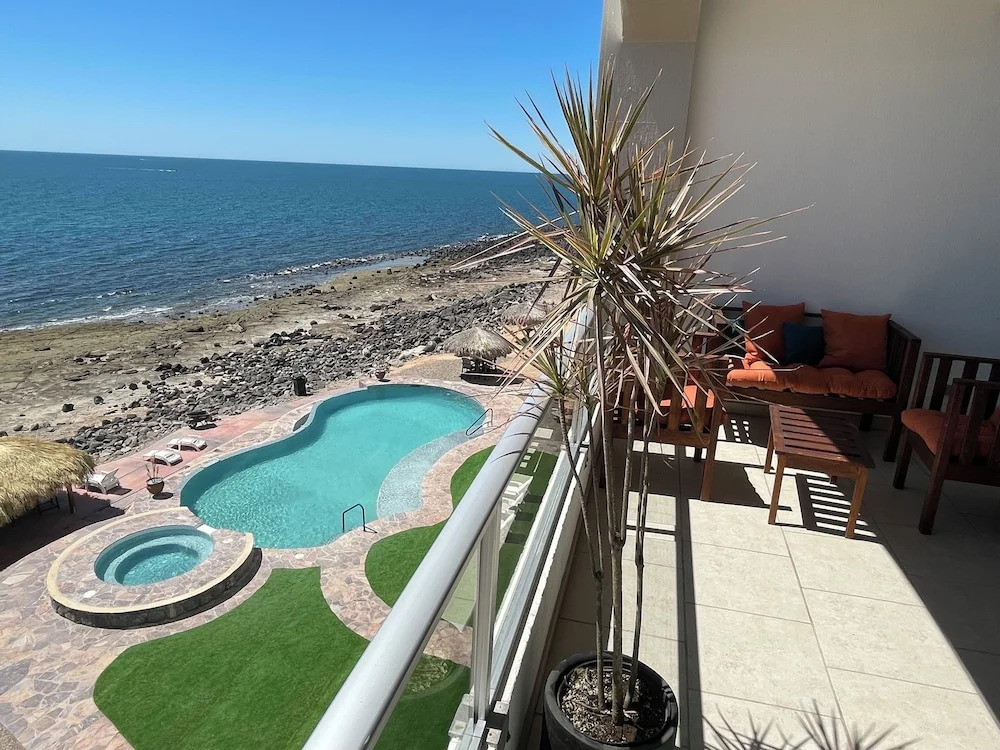 Palacio del Mar by Rocky Host