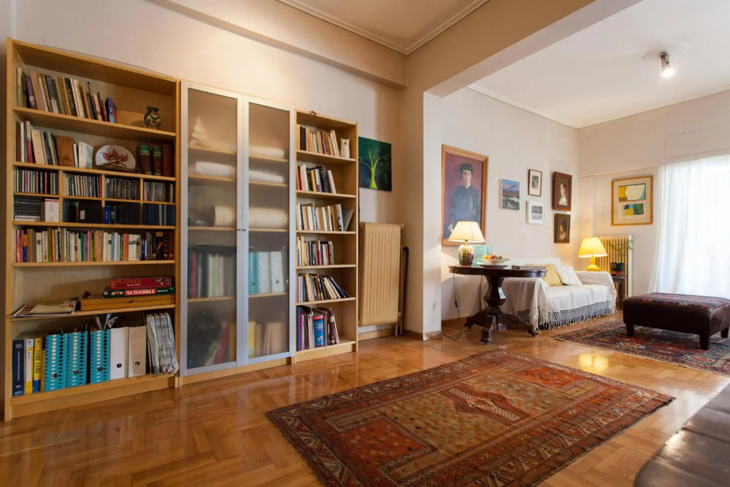2 Bedroom Artist's Apartment - So Athens