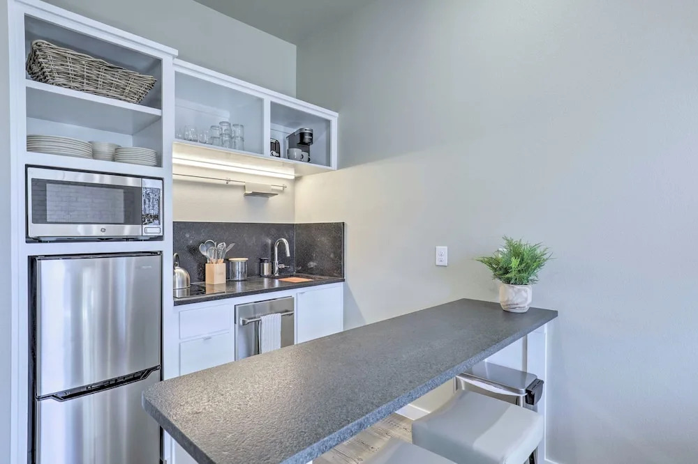Bright San Marcos Apartment w/ Ideal Location