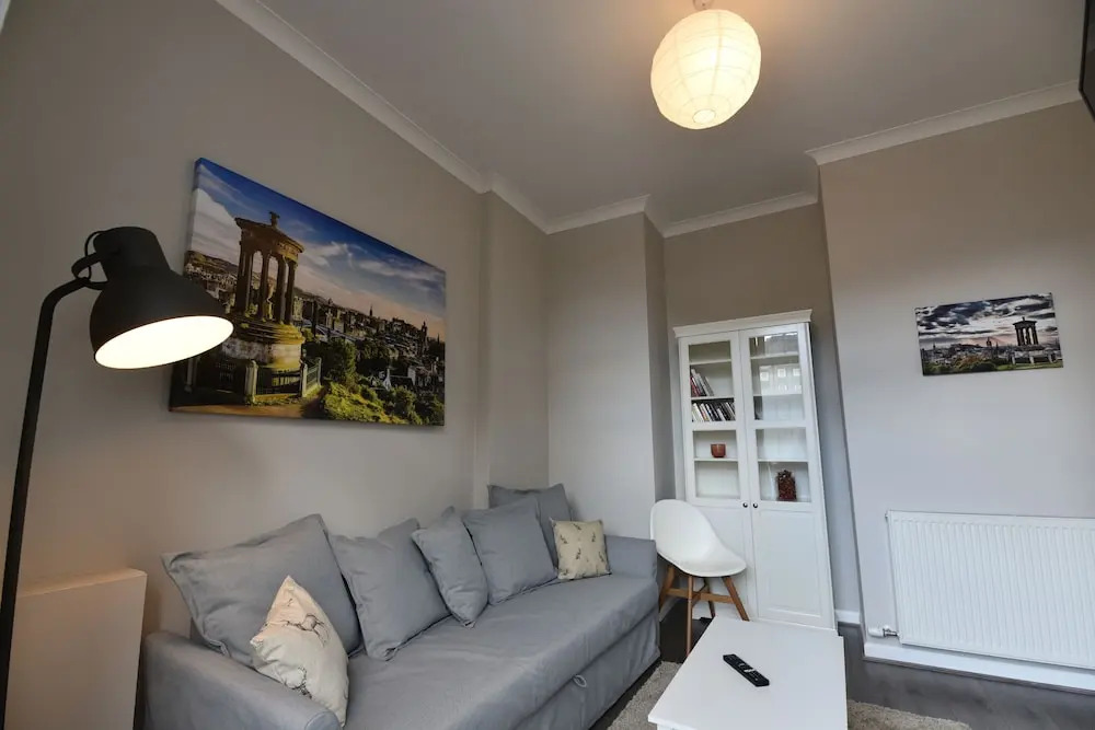 First Pleasance Luxury Apartment