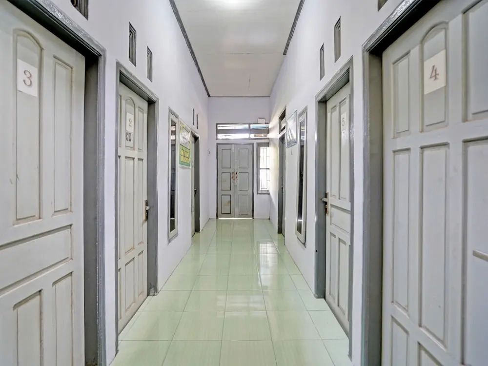 OYO Life 92937 Kost Putri Sarkara Syariah