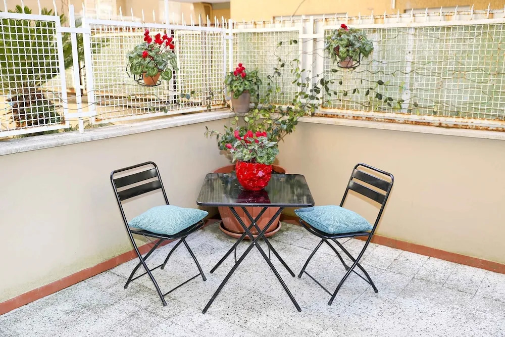 Comfortable Apartment with Terrace