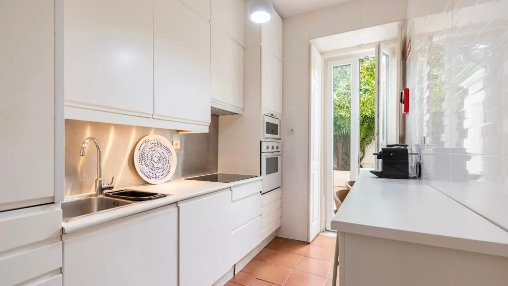 Private Terrace Apartment in Historic Centre 3 by Lisbonne Collection