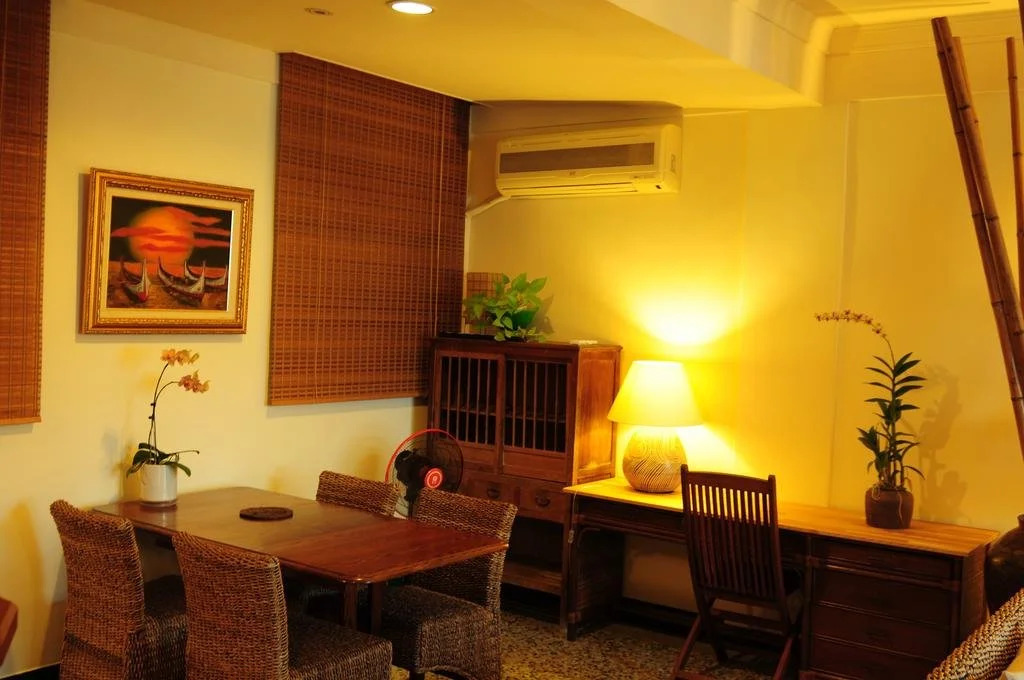 East Inn