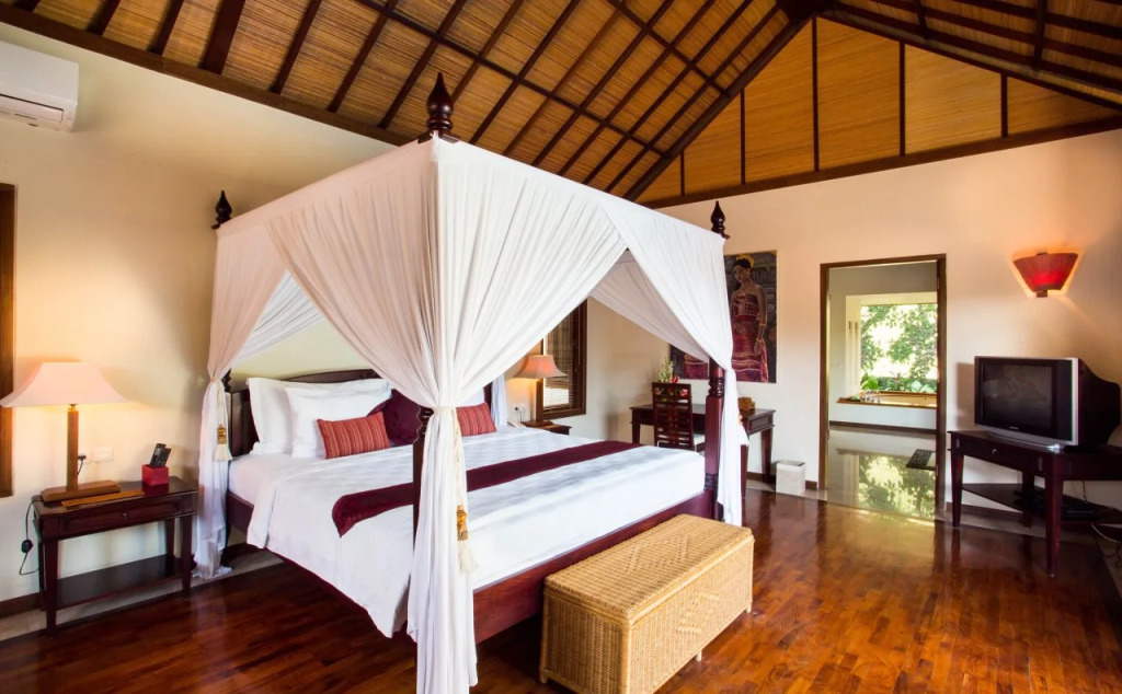 Villa Saffron Seminyak Bali