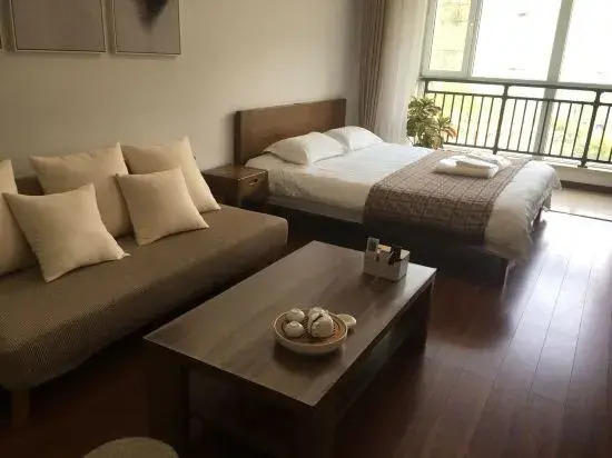 Liangzi Seaview Family Apartment (Laoting Tangshanwan Shop)