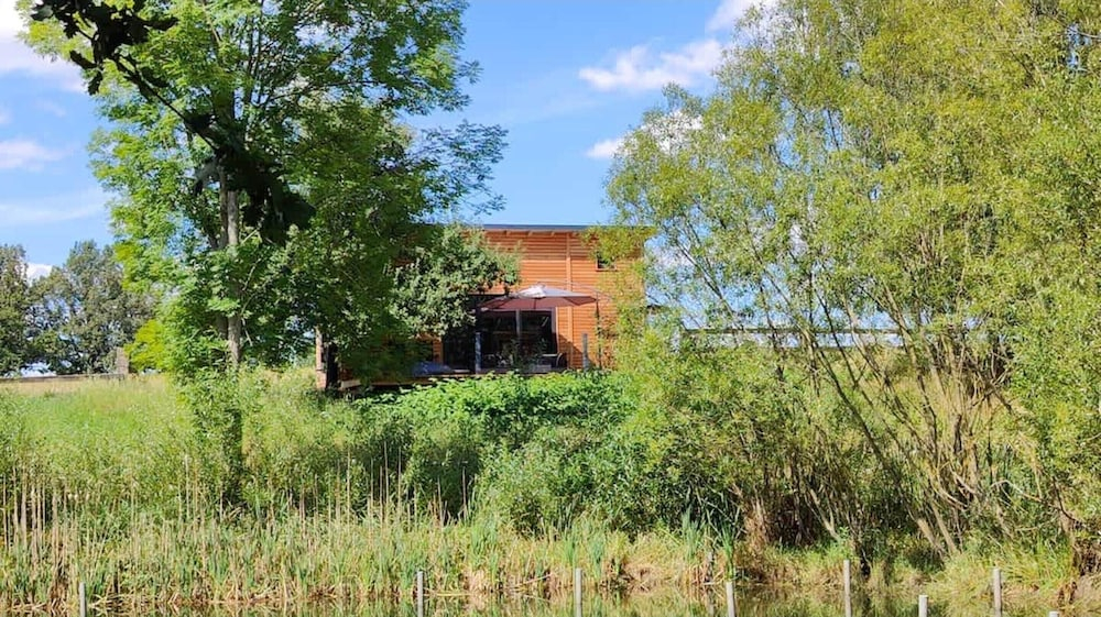 Tiny House an Zwei Naturteichen - Ruhe, Kamin & Terrasse Nahe Dresden - Best Price!