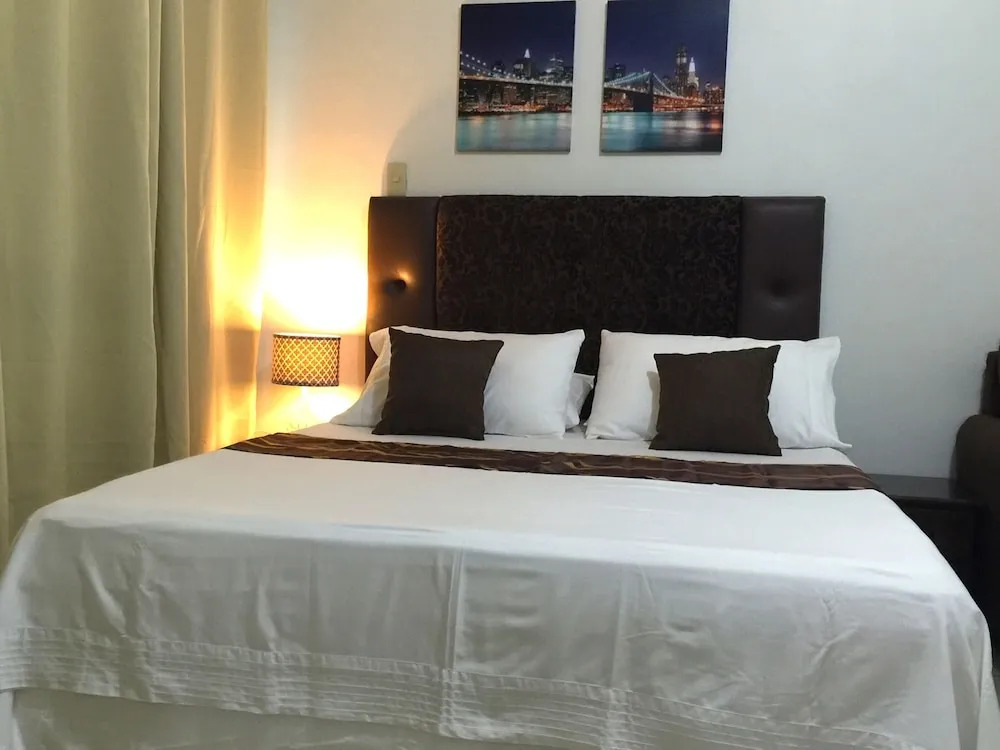 Robinsons Studio W Balcony Rpr02