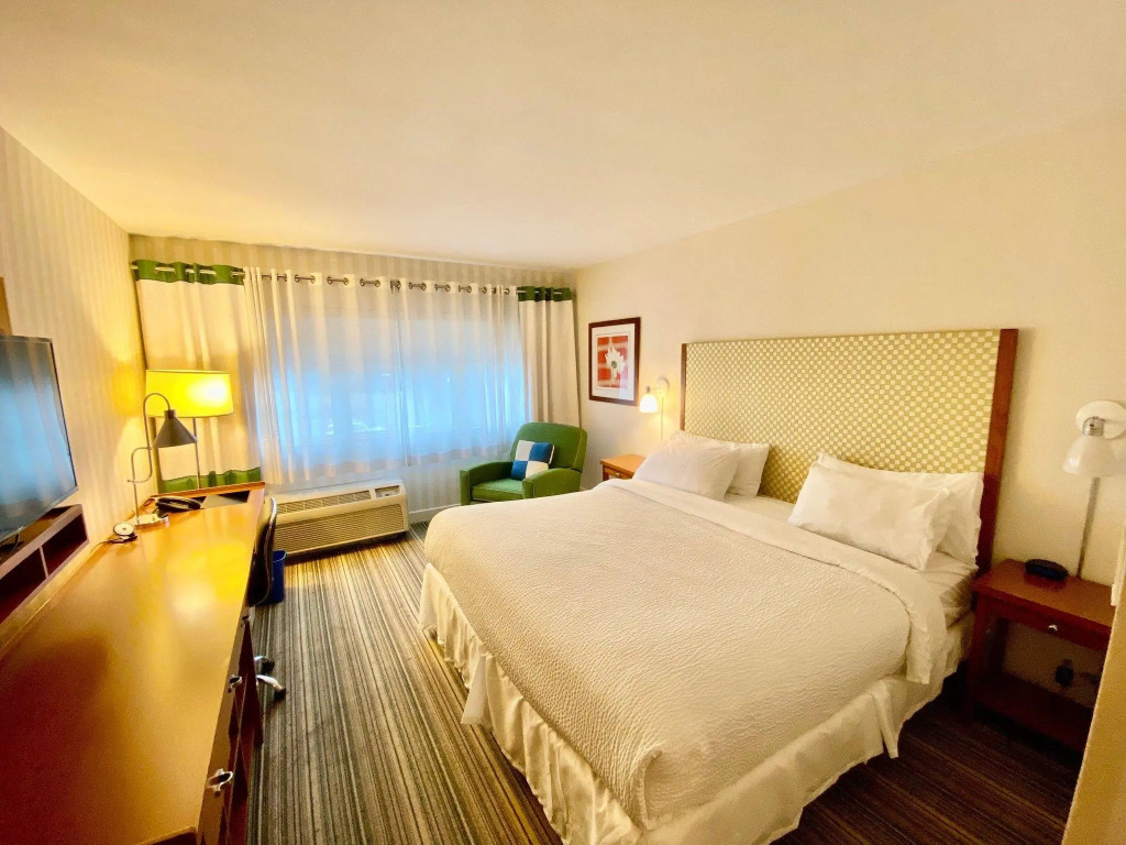 Holiday Inn Express Columbus Airport Easton