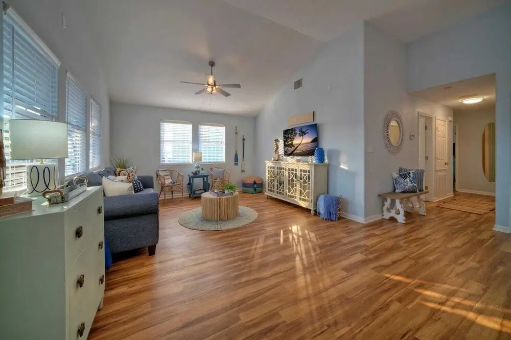 Private Pool, Large Yard, Game Room, Balcony South By Sunkissed by Avantstay