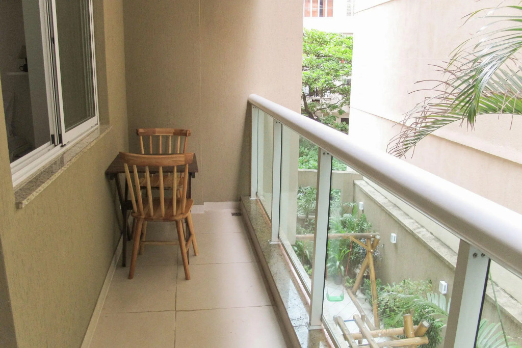 Apartamento Com Serviços A 300 Metros Do Mar