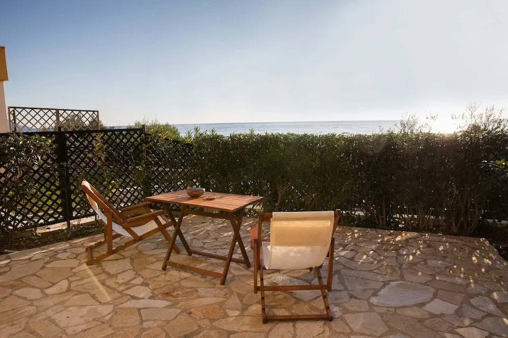 Glyfada Glow Suites by CorfuEscapes