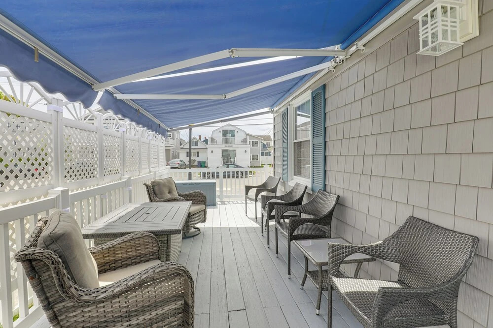 Near Beaches & Waterfront Dining: Home in Hampton!