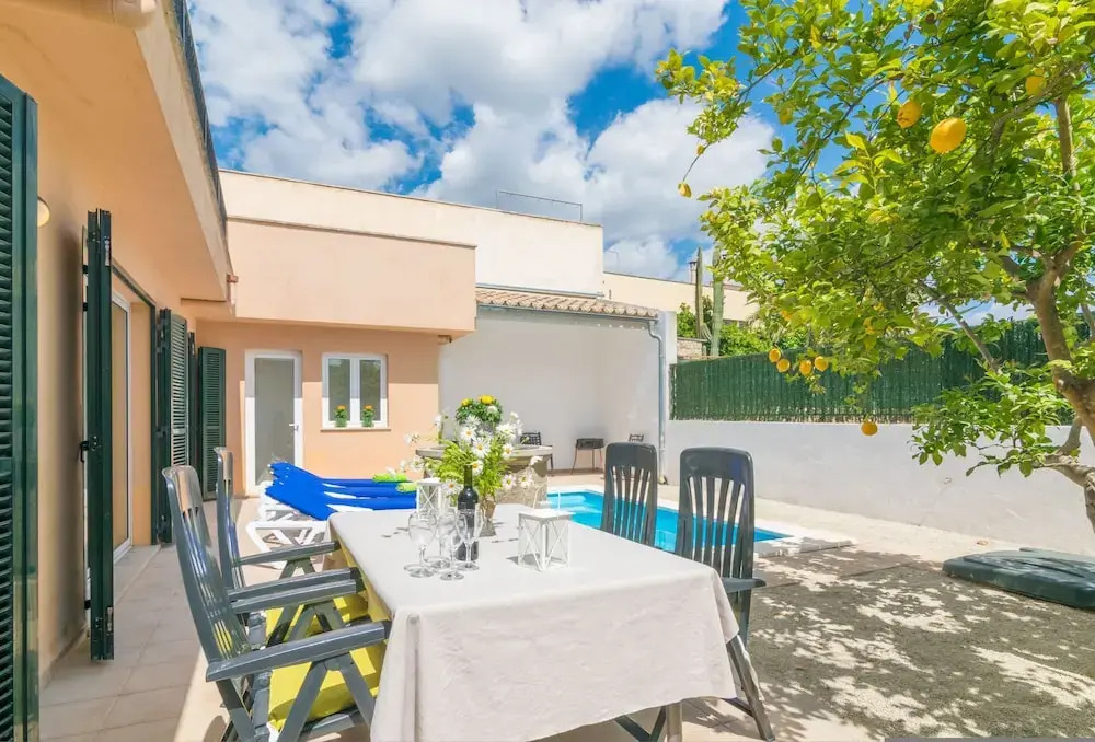 Goixa in Lloseta With 3 Bedrooms and 2 Bathrooms