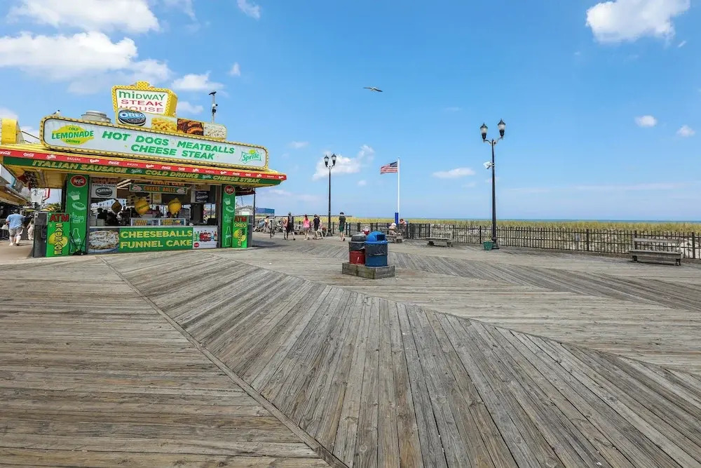 Lovely Abode: Walk to Seaside Heights Boardwalk!