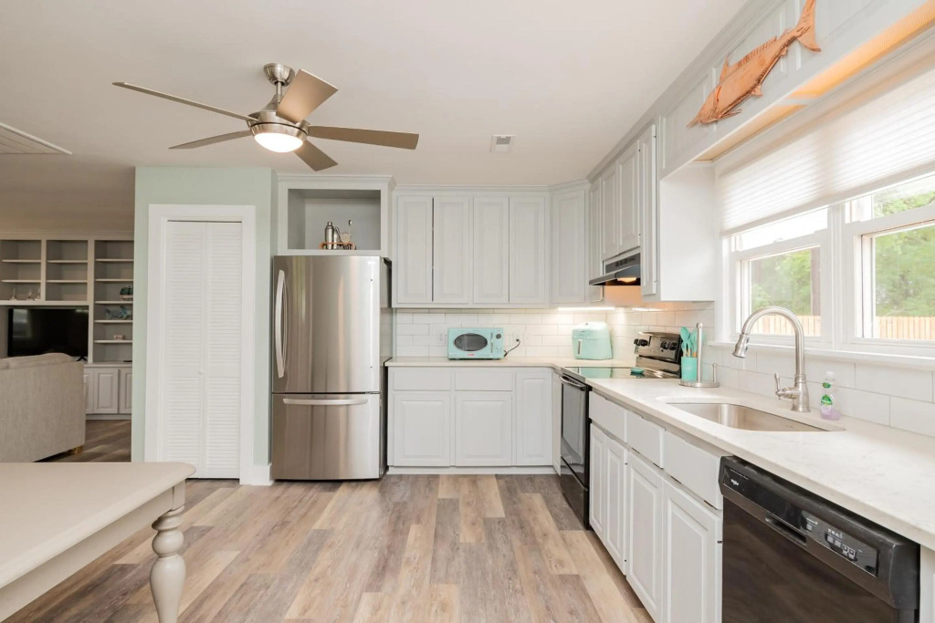 Poolside Paradise by Oak Island Accommodations