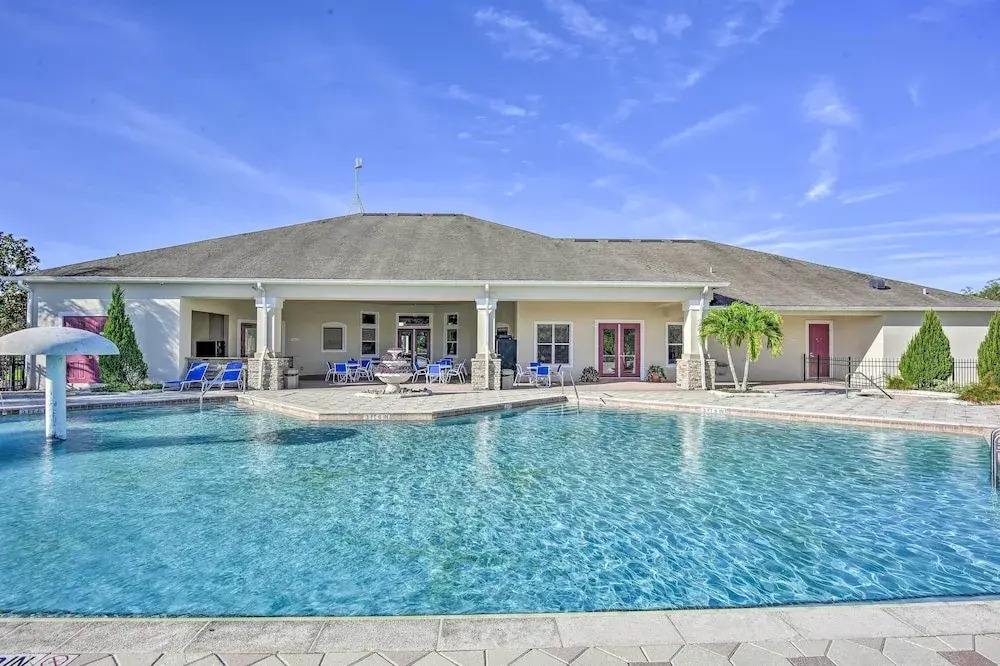 Pool, Hot Tub & Theatre Access: Kissimmee Gem