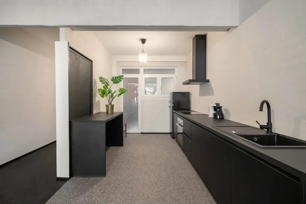 Modern 2BR Stay - Grand Central