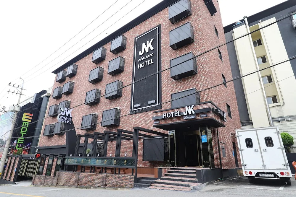 Gunsan Jnk Classic Hotel Red Plus
