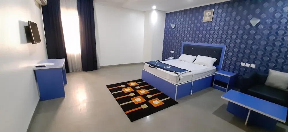 Greenwood Court Hotels & Suites