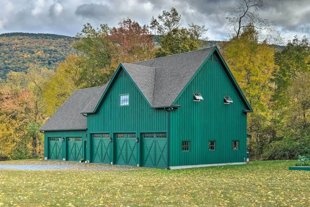 Luxe 'green Barn' Near Skiing w/ Mt Equinox Views!