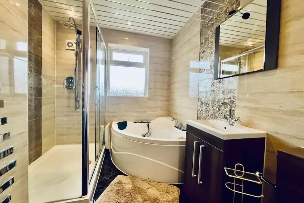 13 Guests - Free Parking - Manchester House