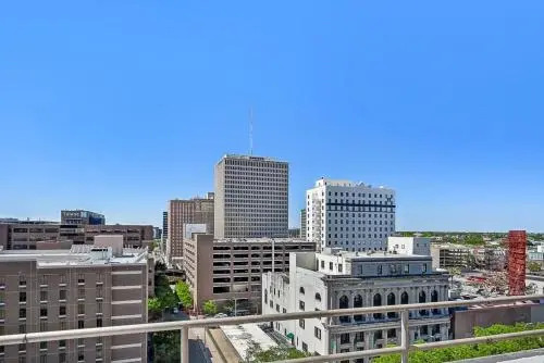 Luxury 2BR 1BR Penthouses w Balcony Close to French Quarter