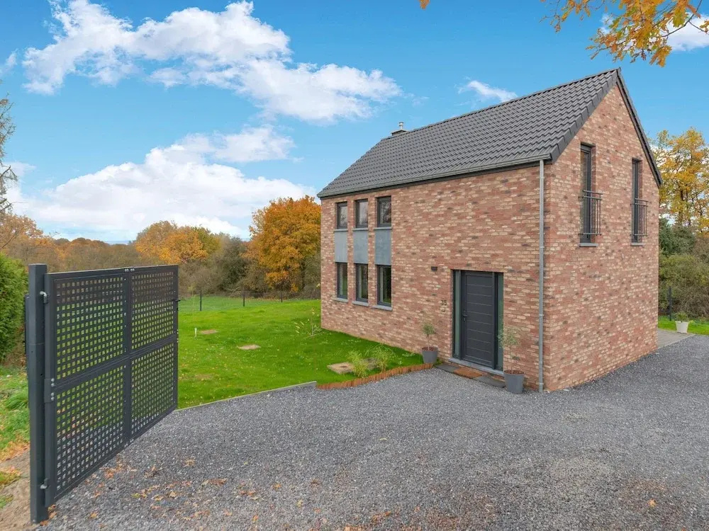 Holiday home in Noiseux with fenced garden