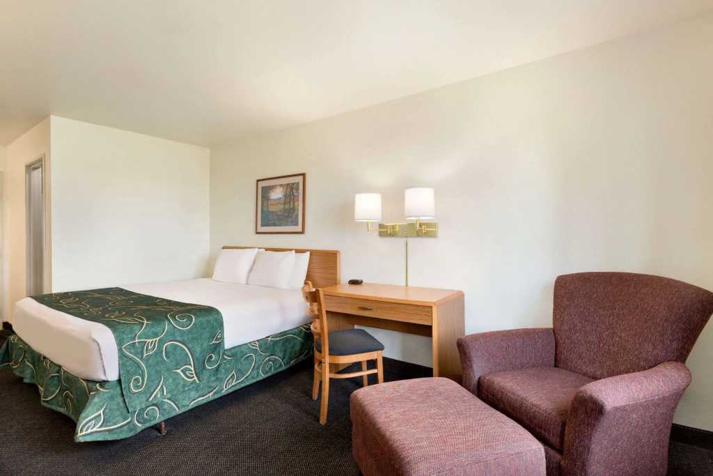 Travelodge by Wyndham Sharon Springs