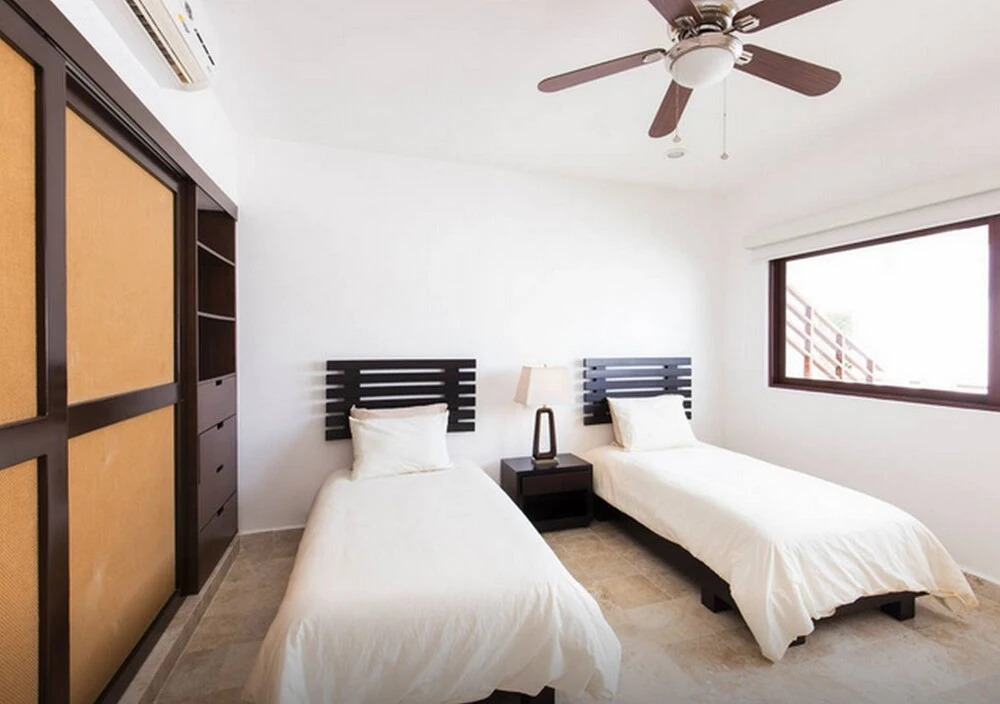 Radiant 2BR PH in private location by Happy Address
