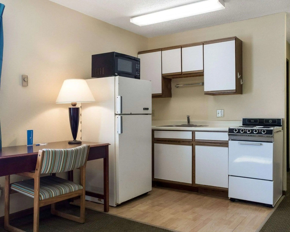 Rodeway Inn West Fargo Main Ave