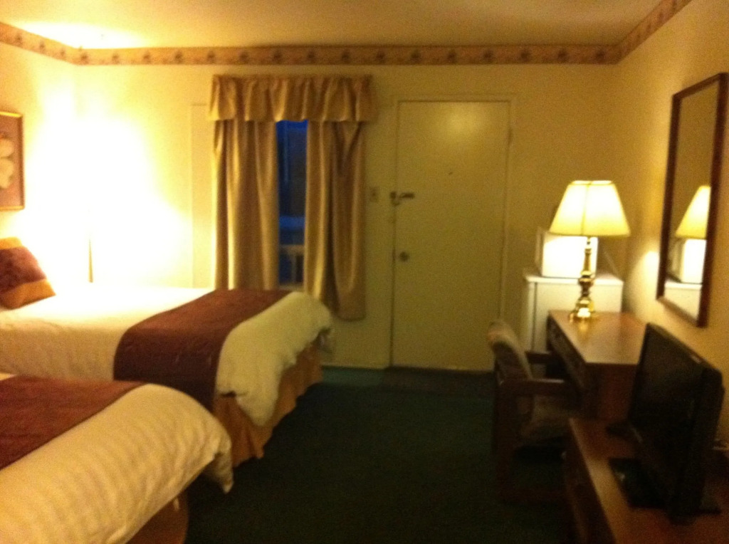 Redwood Motor Inn
