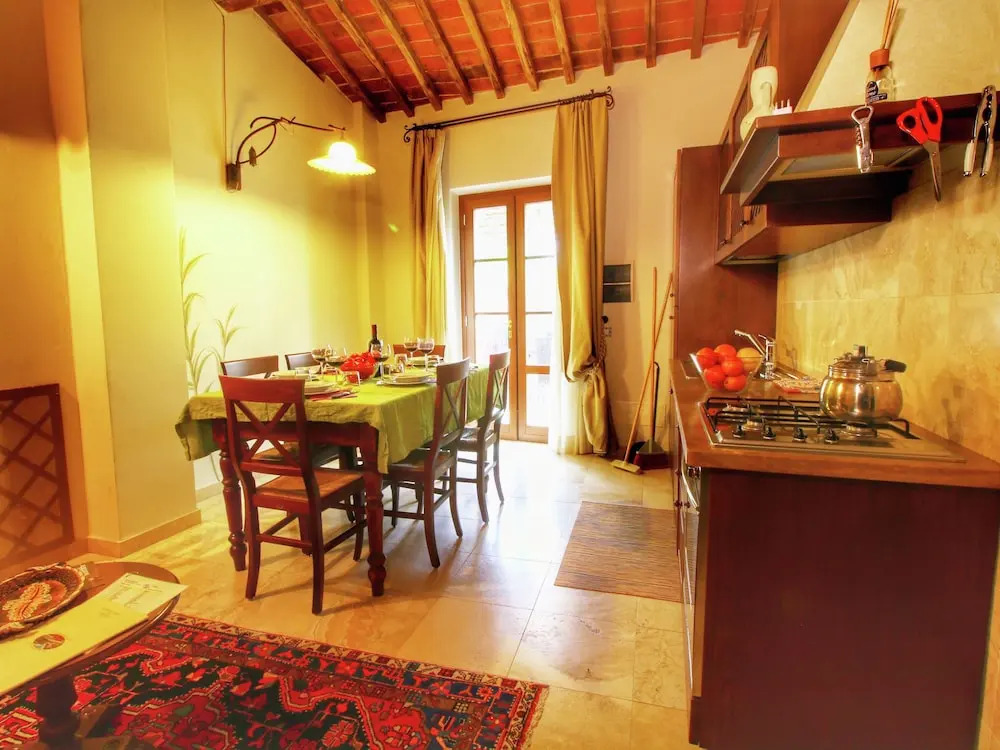 Gorgeous Mansion in Rapolano Terme With Swimming Pool