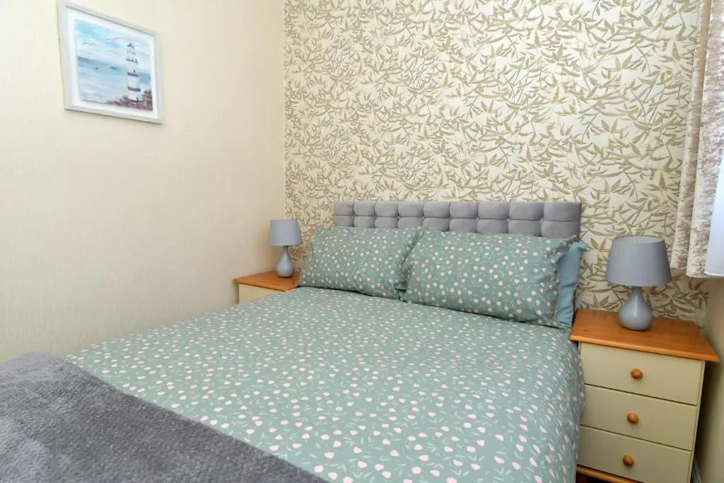 Pet friendly sleeps 3 Chalet Bridlington free elec