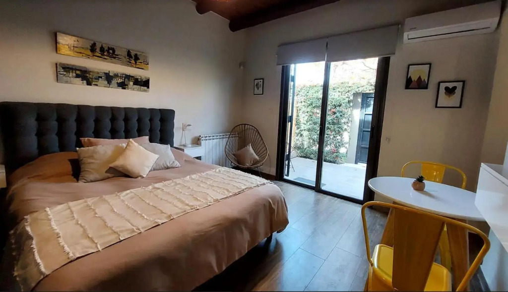 Moderno departamento para dos personas en Chacras de Coria