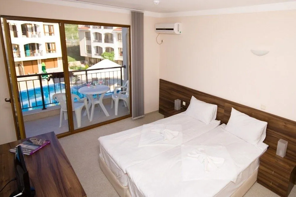 PARADISE Bay Hotel