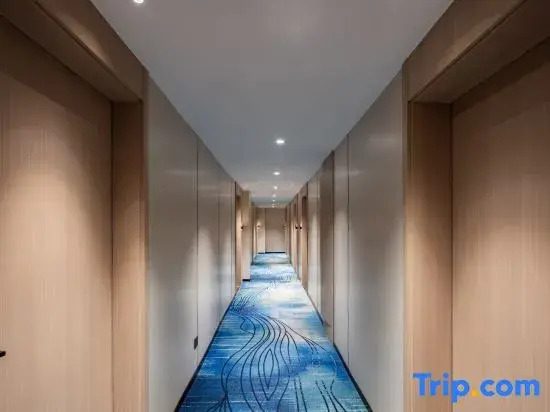 Yunfei Hotel (Danyang Babaiban Chenghe Road)