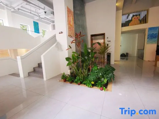 Bird's Nest Art Homestay (Beihai Old Street Beibu Gulf Plaza)