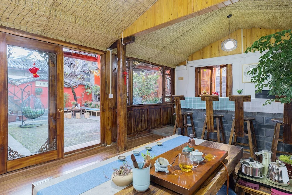 Lijiang Buwuzhai Hostel