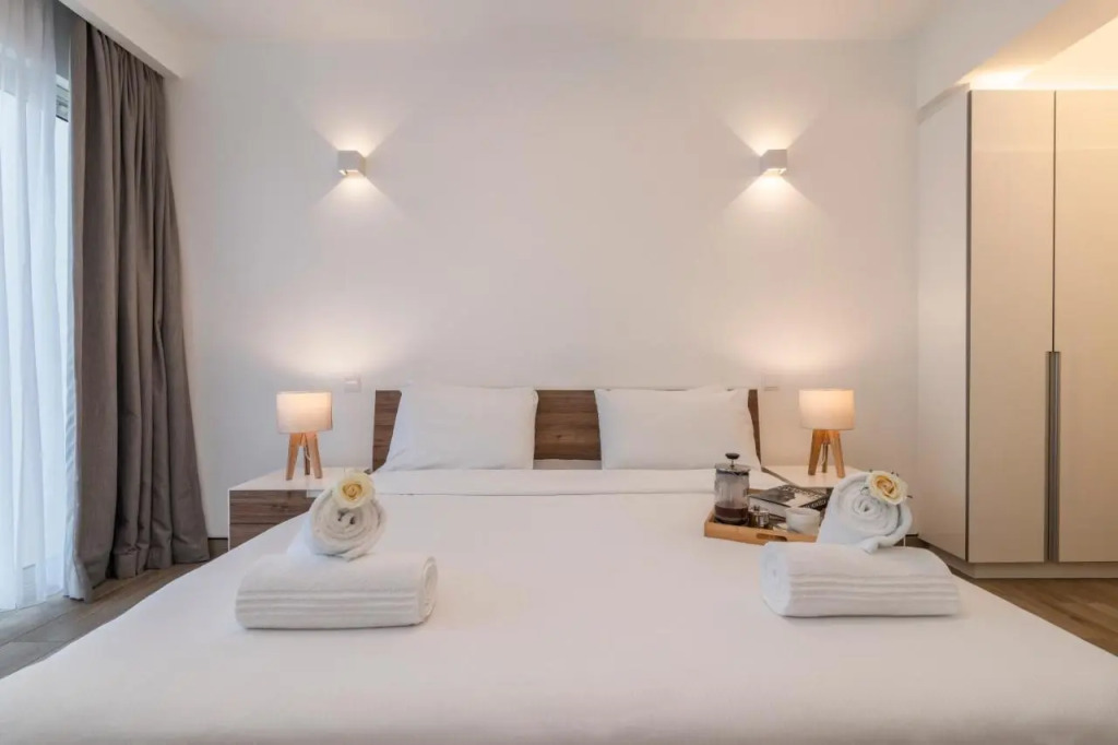 Purple Haze Luxury Apartments by AirCasa 2 and 3 Bedrooms