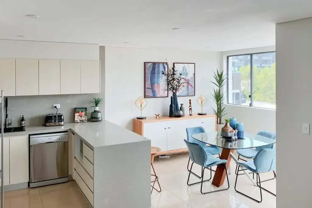 Crows Nest - Executive Penthouse - 3 Bedroom- 5km to City