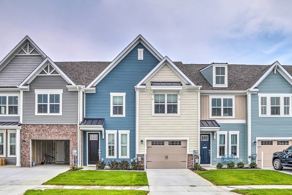 4 Mi to Bethany Beach: Townhome w/ Screened Porch