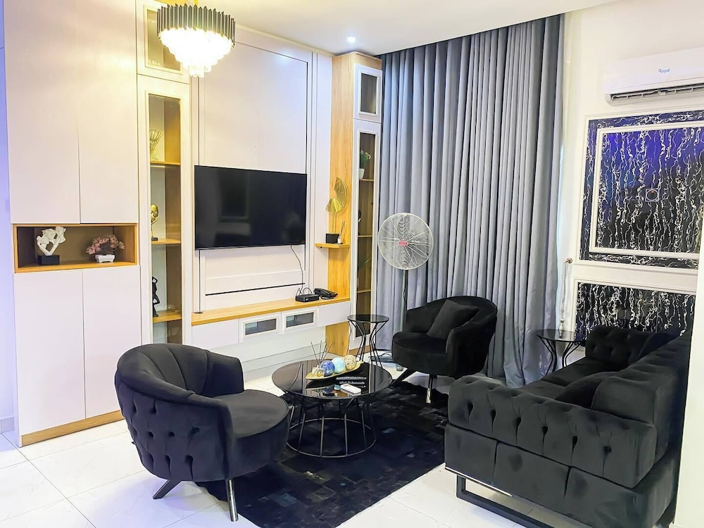 Treasure Court Apartment
