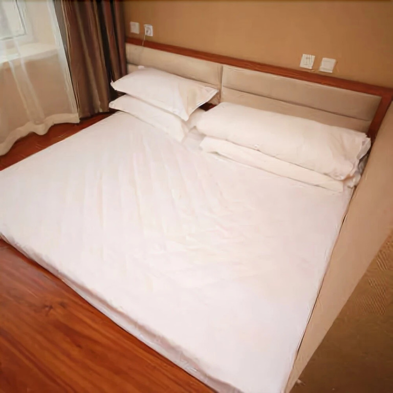 Yilai Hotel (Changchun Heping Street store)