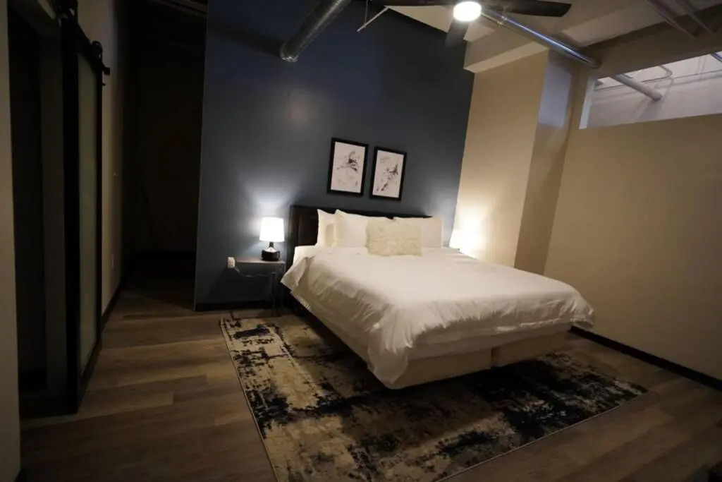 3E *New* Huge! Spacious 3 Bedroom in Oakland that sleeps 12!