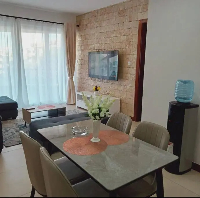 Lovely 2-bedroom serviced apartment with pool in Kilimani